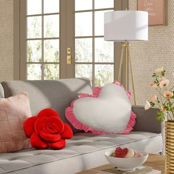 Threshold Oversized Heart Pillow Velvet Shearling‎ Pink/Ivory Valentine's Day - Picture 2 of 7